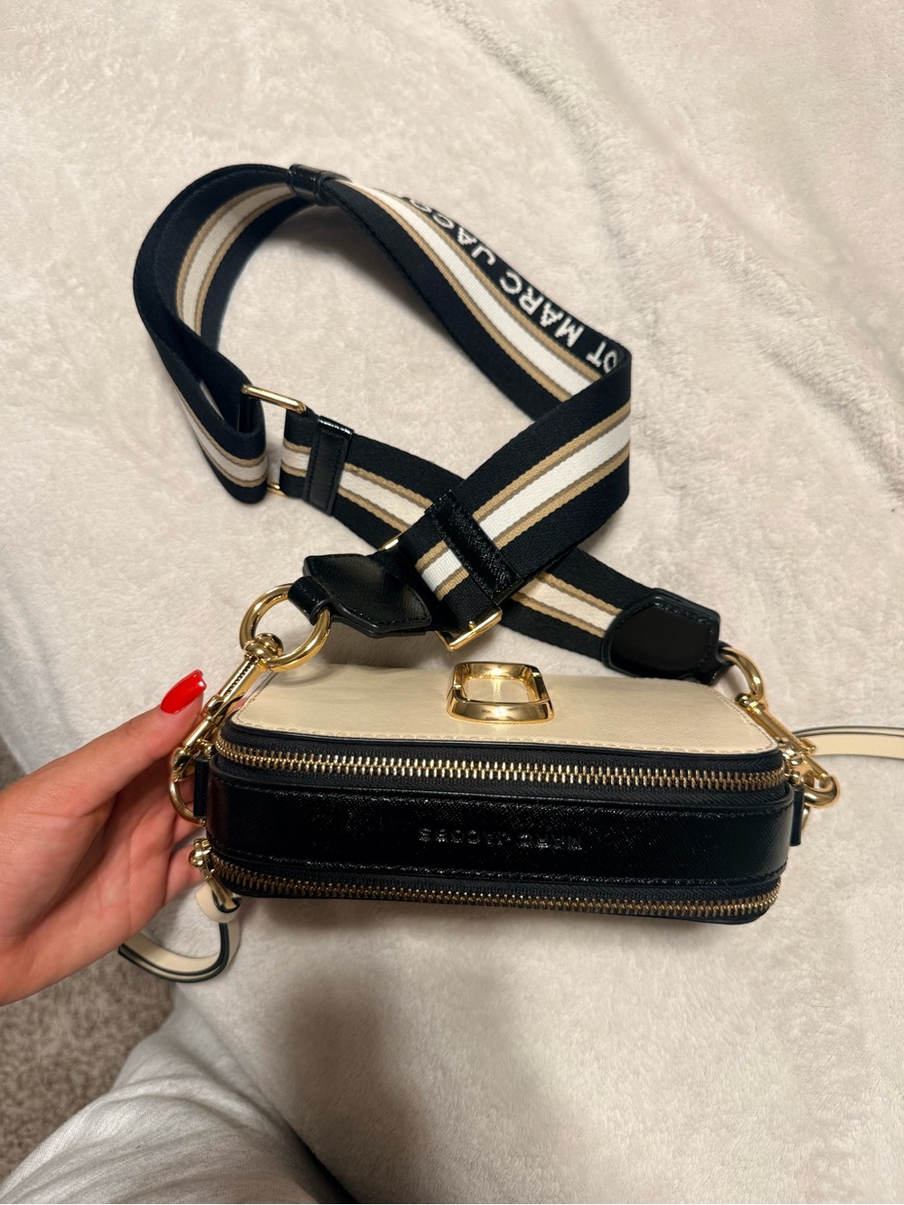 Marc Jacobs Snapshot Crossbody Bag with Contrast Strap - Picture 3 of 5